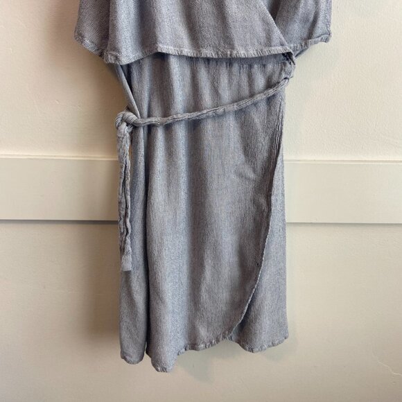 Volcom Gray & White Striped Short Sleeve Wrap Dress - Picture 6 of 10